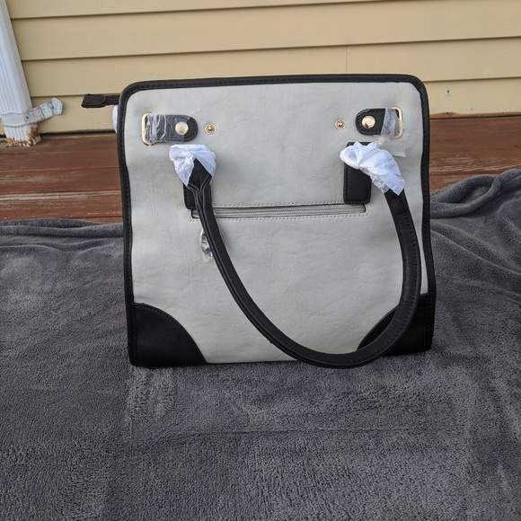NWOT Black/White purse - Picture 6 of 7